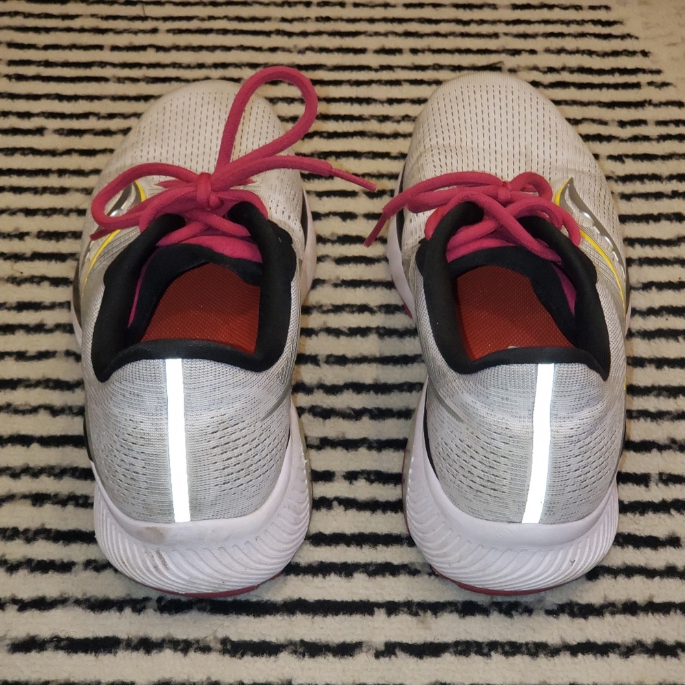 Size 11 - Saucony Guide 14 Alloy Cherry W - Picture 6 of 8